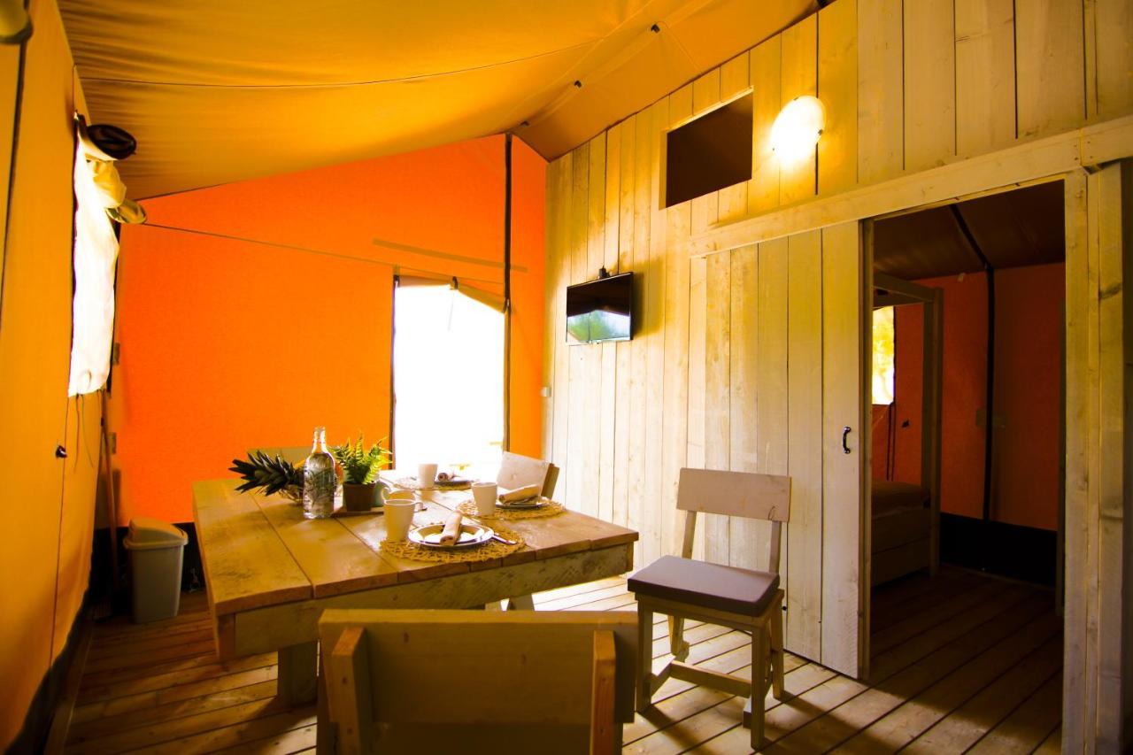 Grande Glamping Hotel Biograd Na Moru Bagian luar foto