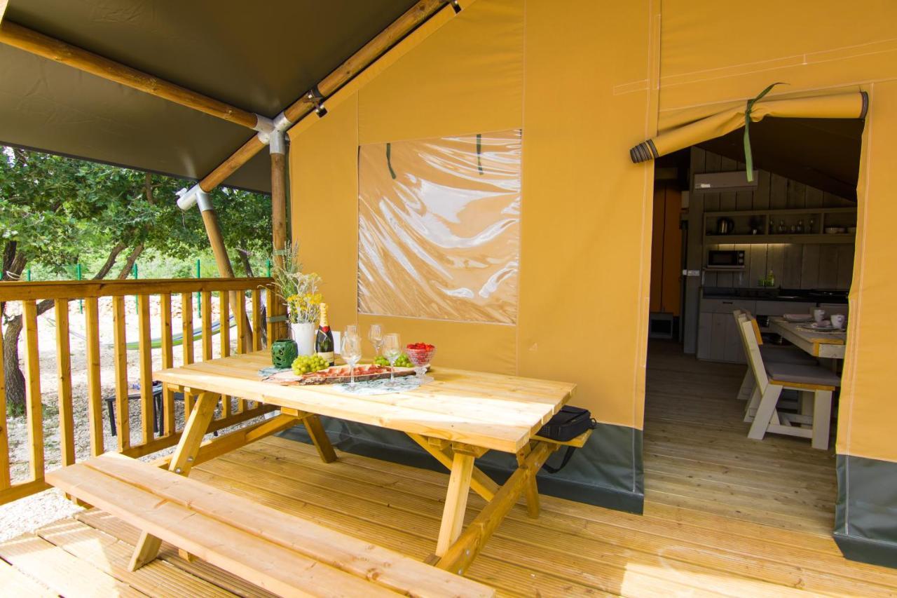Grande Glamping Hotel Biograd Na Moru Bagian luar foto