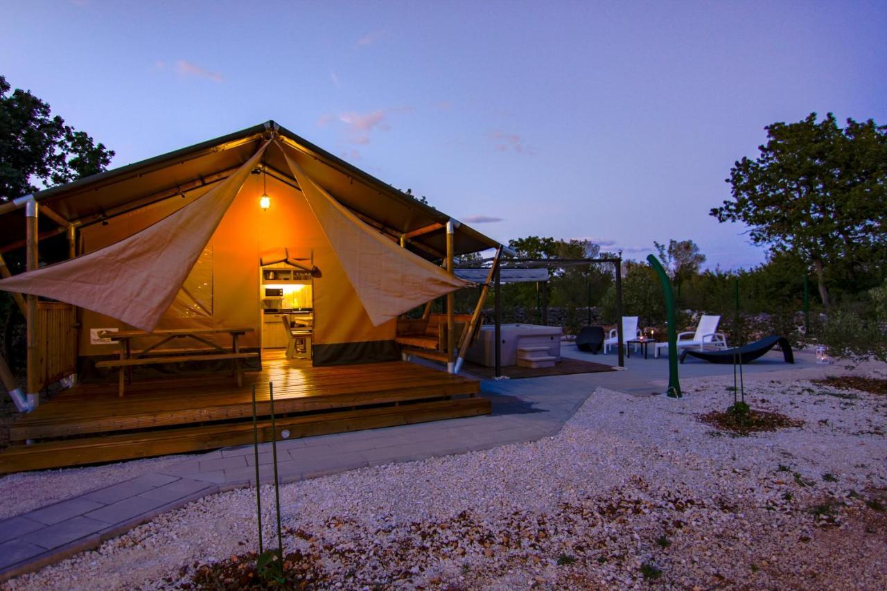 Grande Glamping Hotel Biograd Na Moru Bagian luar foto
