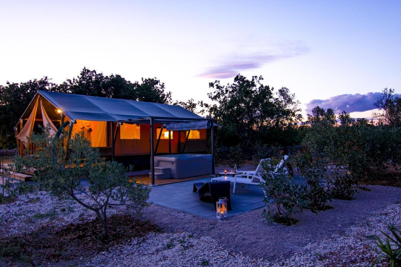 Grande Glamping Hotel Biograd Na Moru Bagian luar foto