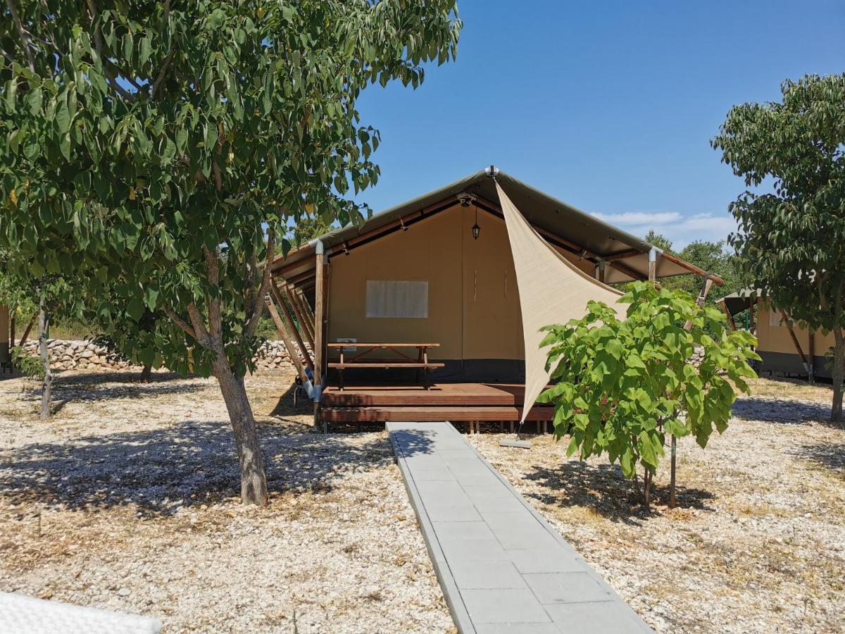 Grande Glamping Hotel Biograd Na Moru Bagian luar foto
