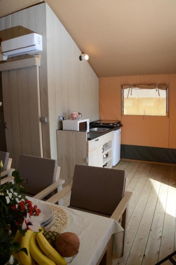 Grande Glamping Hotel Biograd Na Moru Bagian luar foto