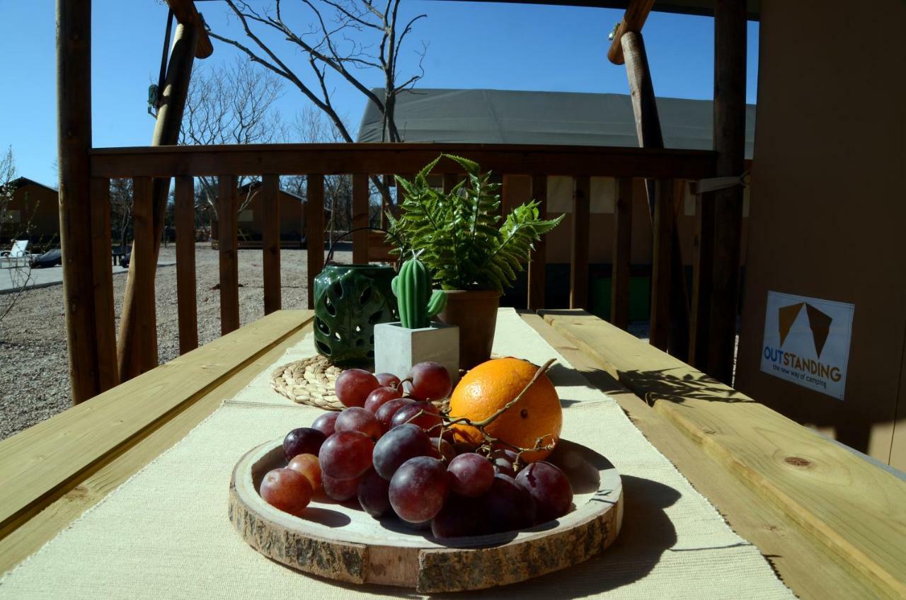 Grande Glamping Hotel Biograd Na Moru Bagian luar foto
