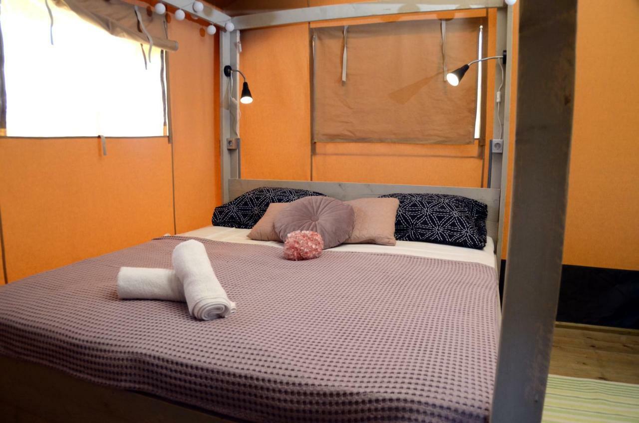 Grande Glamping Hotel Biograd Na Moru Bagian luar foto